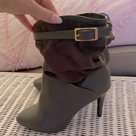 Metaphor Shoes - Grey slouch booties